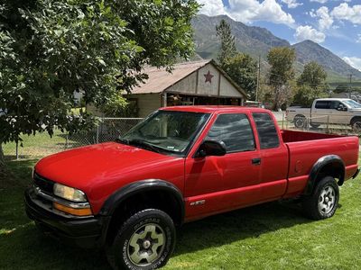2000 Chevrolet S-10 LS