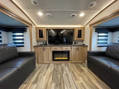 2023 Forest River Sabre 37FLH