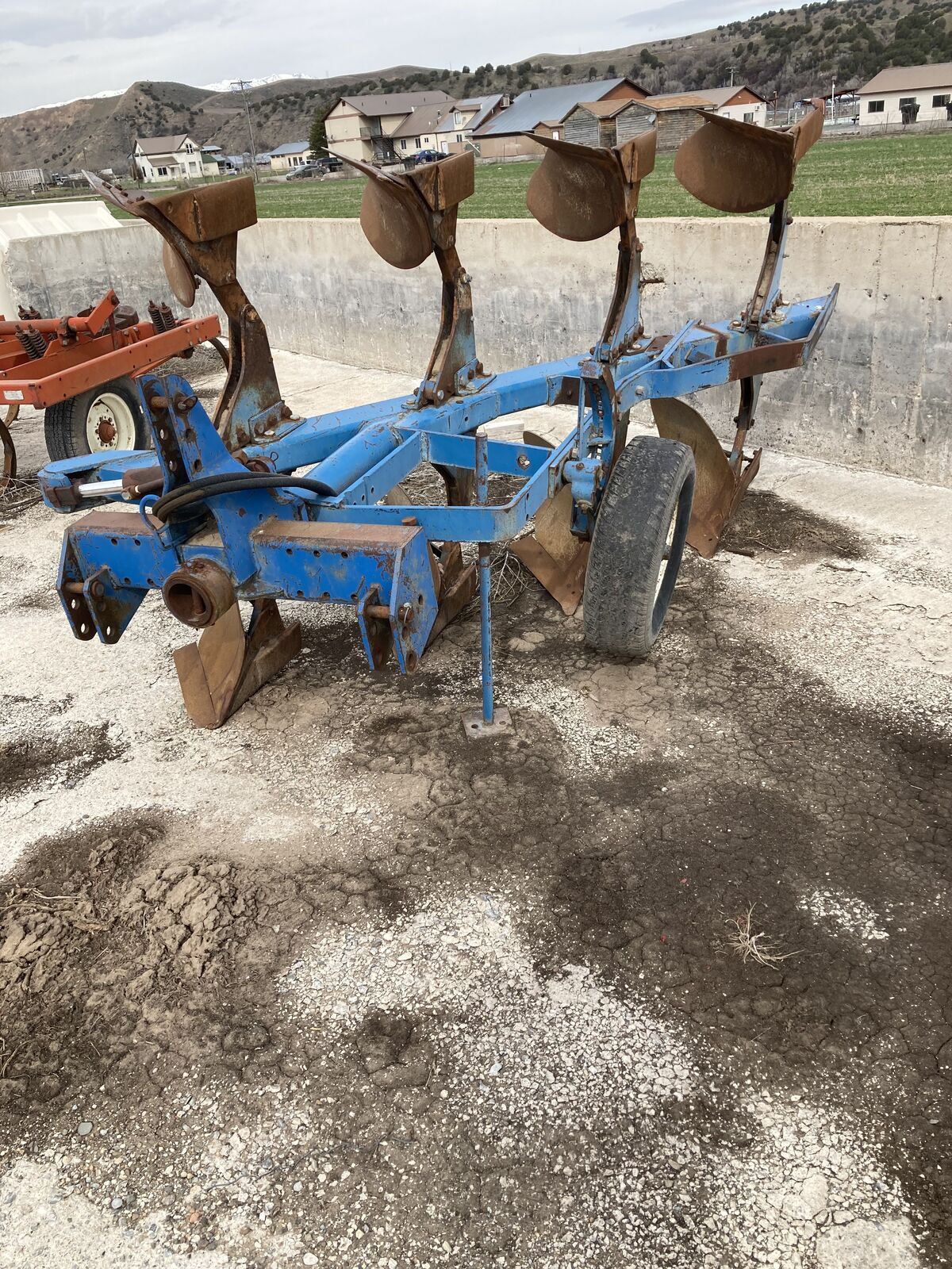 Ford 4 bottom 2 way plow