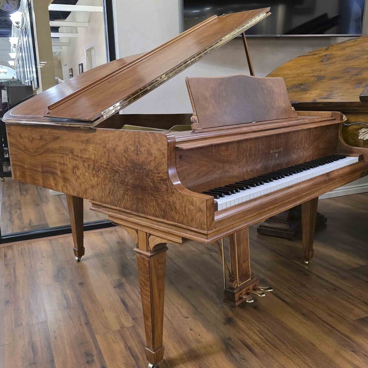 CHARMING LIKE-NEW GRAND PIANO