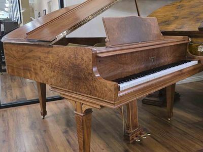 CHARMING LIKE-NEW GRAND PIANO