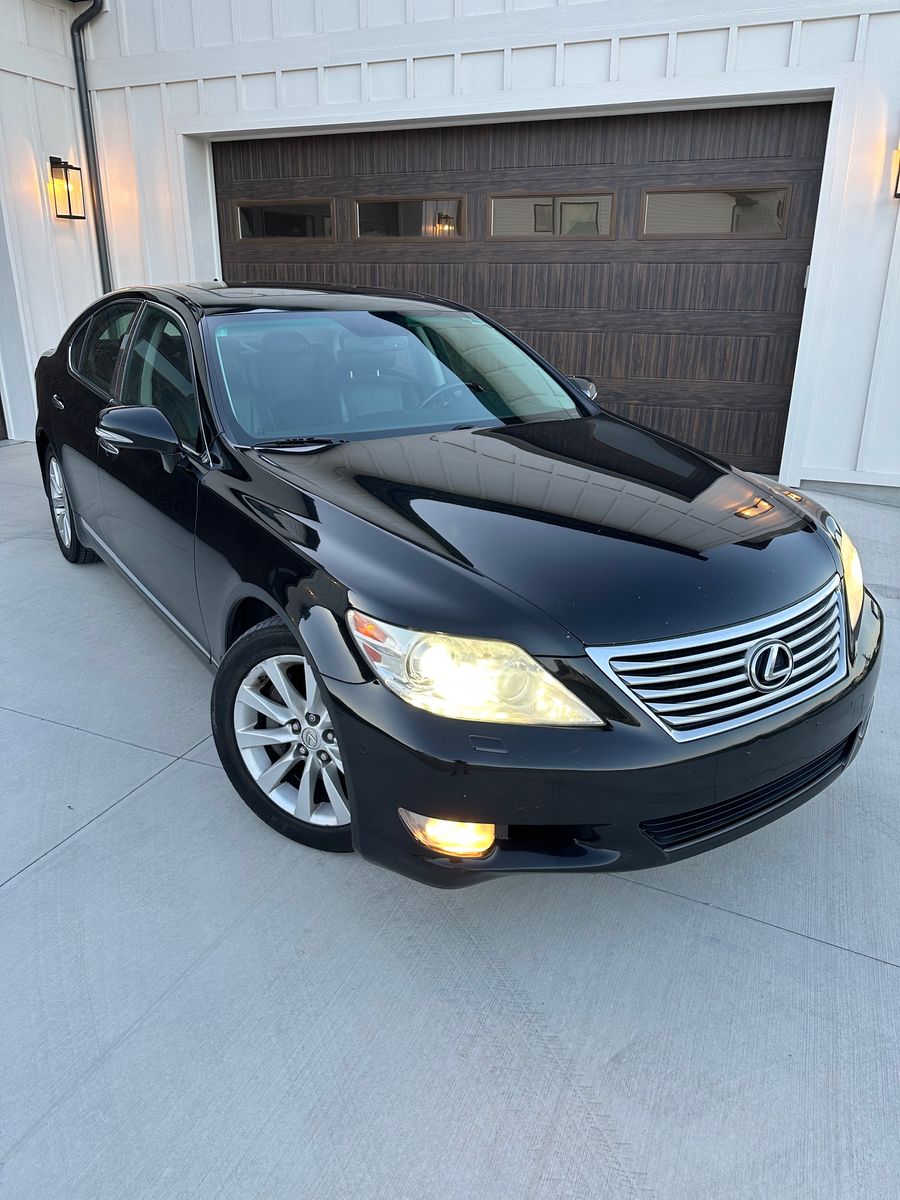 2010 LEXUS LS Base