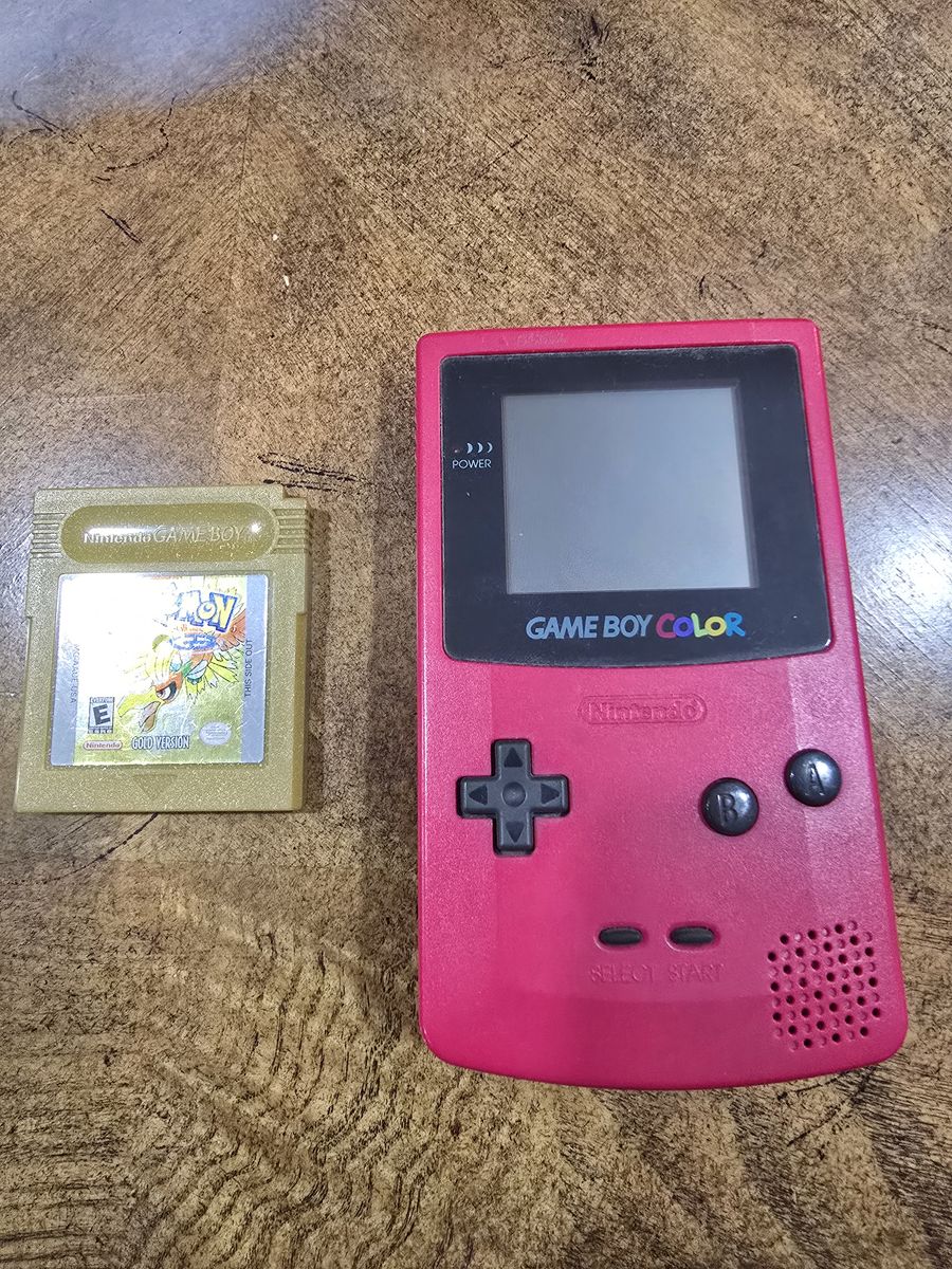 Gameboy Color w/ Pokémon Gold