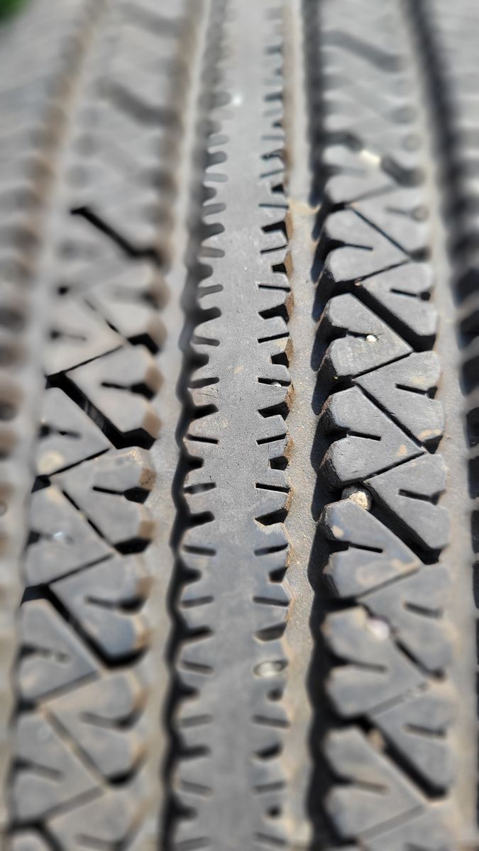 5-Bridestone LT245/75R16