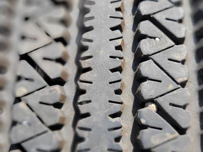 5-Bridestone LT245/75R16