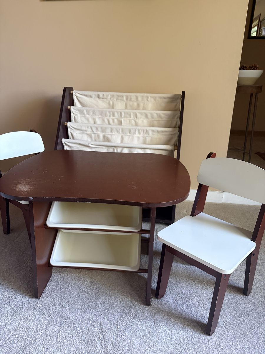 Children’s table, chairs and book sling