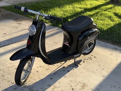 Like NEW Razor Pocket Mod Electric Retro Scooter