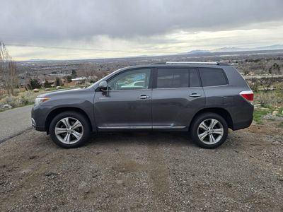 2011 TOYOTA HIGHLANDER Limited