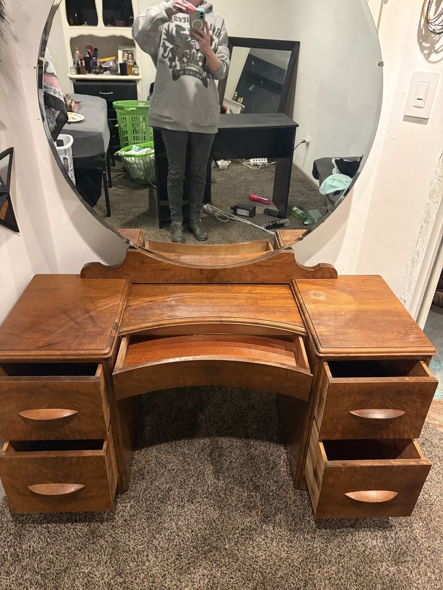 Vintage antique Vanity
