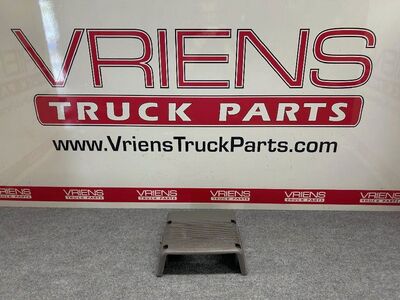 Used Peterbilt Enclosure-CB Gray, Part # S29-6000-281