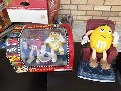M&M's "At The Movies" 3-D Dispenser Set & Yellow M&M in Recliner Figure - Limited Edition