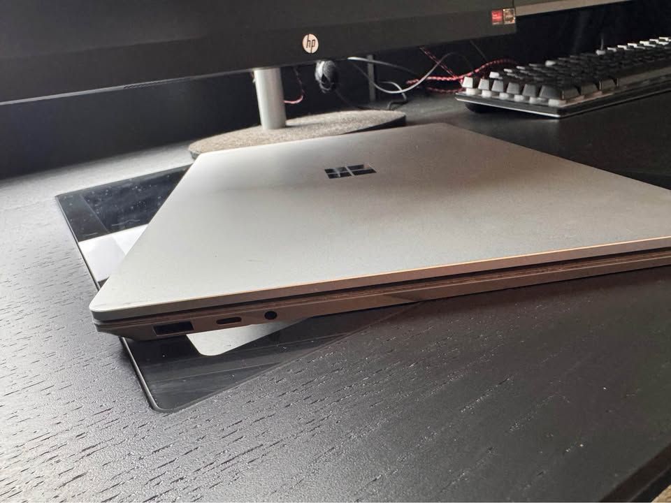 Touchscreen Laptop - Microsoft Surface 4 13.5″