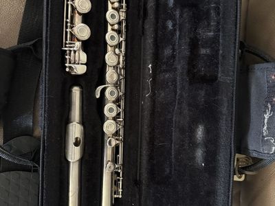 Armstrong Flute in Hard Case - Used Musical Instrument