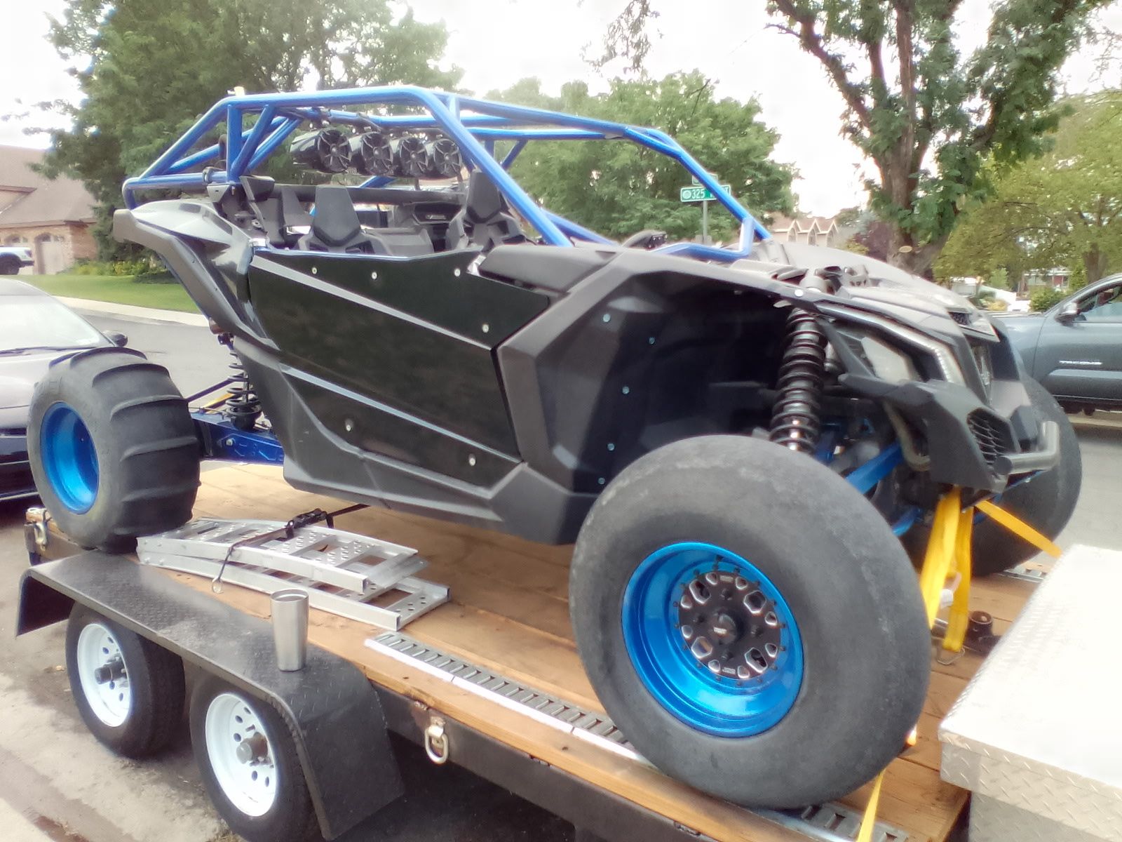 Trade or sale Custom Built Side-by-Side UTV with Blue Roll Cage and Paddle Tires and built tuned 
