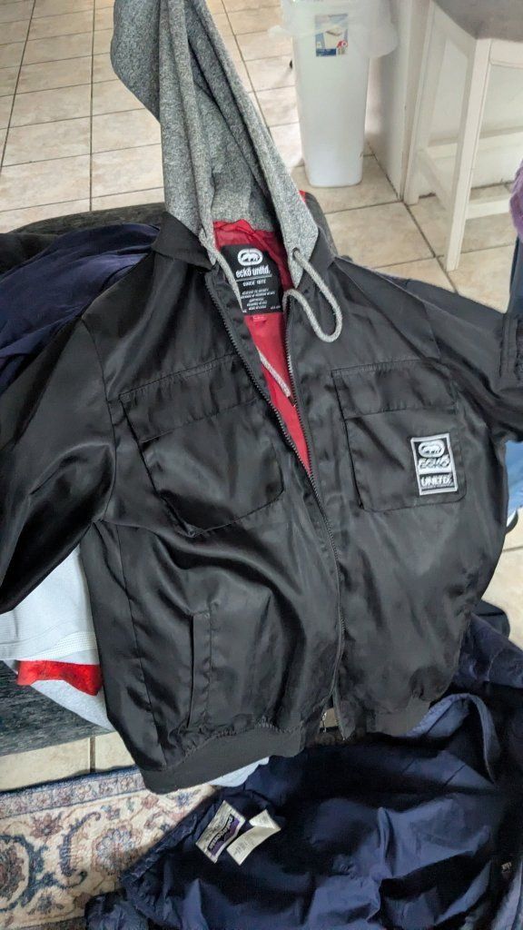 Eckō Unltd. Men's Black Hooded Bomber Jacket Size S with Red Lining