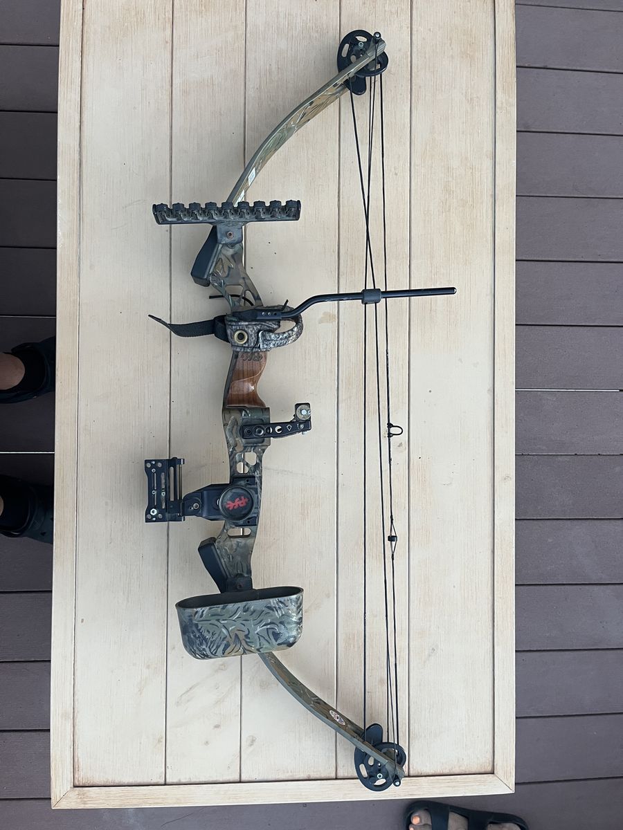 PSE Infinity ThunderBolt Compound Bow