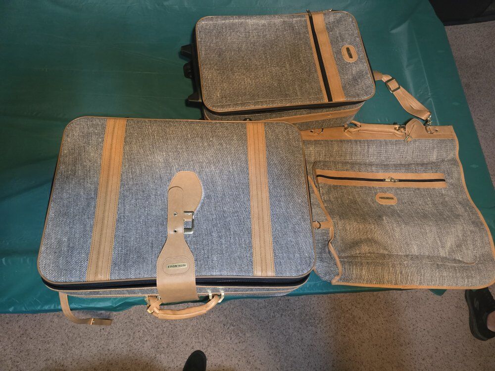 fifth Avenue luggage set