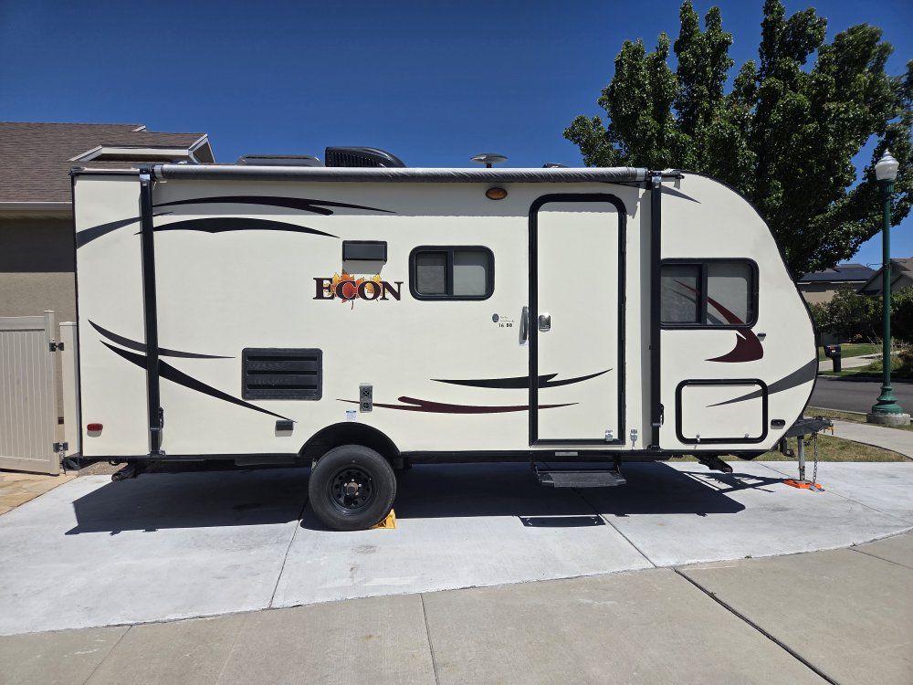 2017 pacific coach works 16BB