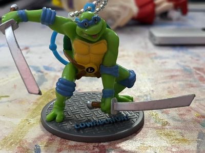 Teenage Mutant Ninja Turtles Leonardo Keychain Figurine "Cowabunga"
