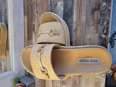 Steve Madden Platform Slip-on