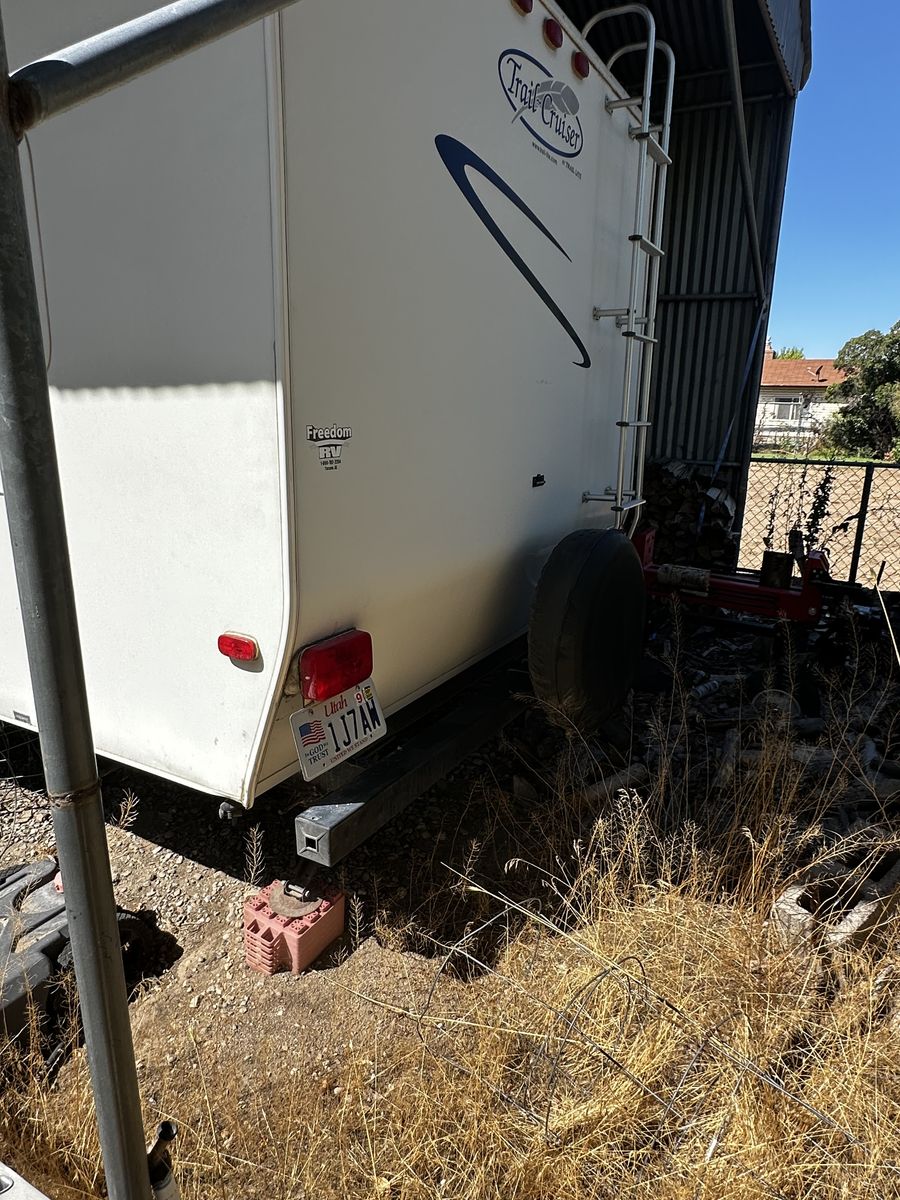 2008 RVIS TRAIL CRUISER 18’ travel trailer
