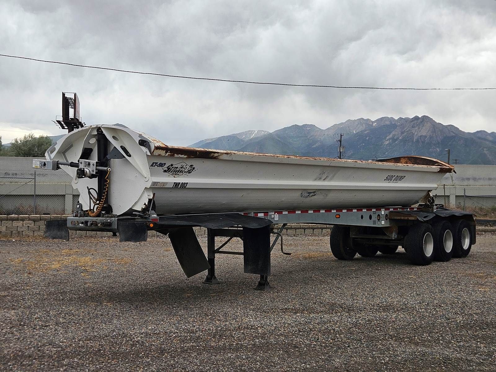 2009 SmithCo S3-42-34 Side Dump Trailer