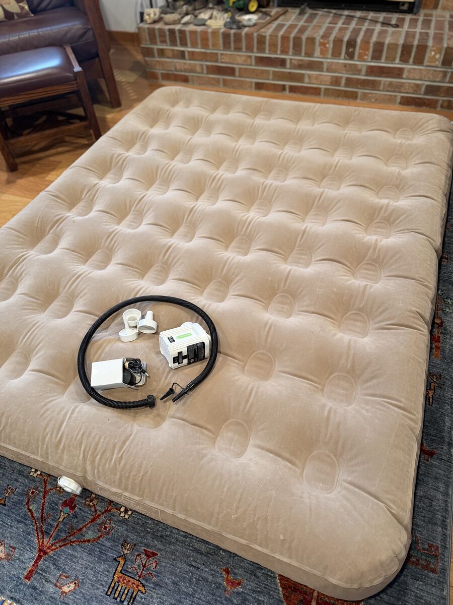 aerobed inflatable mattress. Scuffed outer layer but with no leaks.