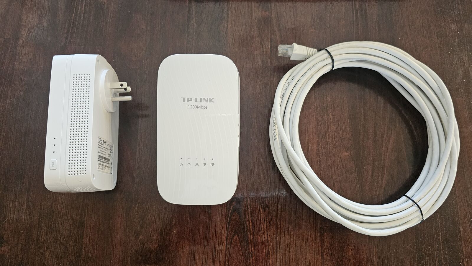 TP-Link Wi-Fi Range Extender, AV1200 Powerline Passthrough Kit