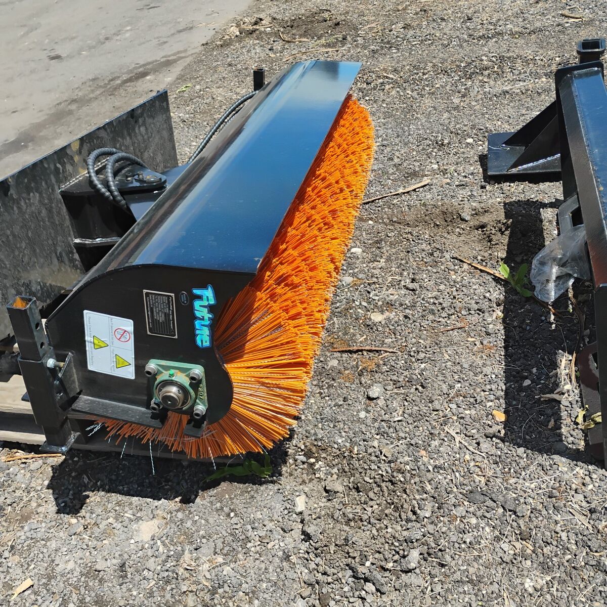 60 in SKID STEER BROOM SWEEPER