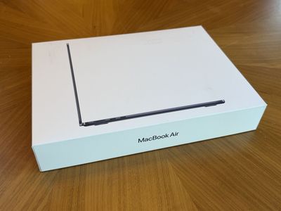 New, sealed box: 13" MacBook Air M5 / 10-core CPU, 10-core GPU / 1TB storage / 16GB RAM (Midnight black)