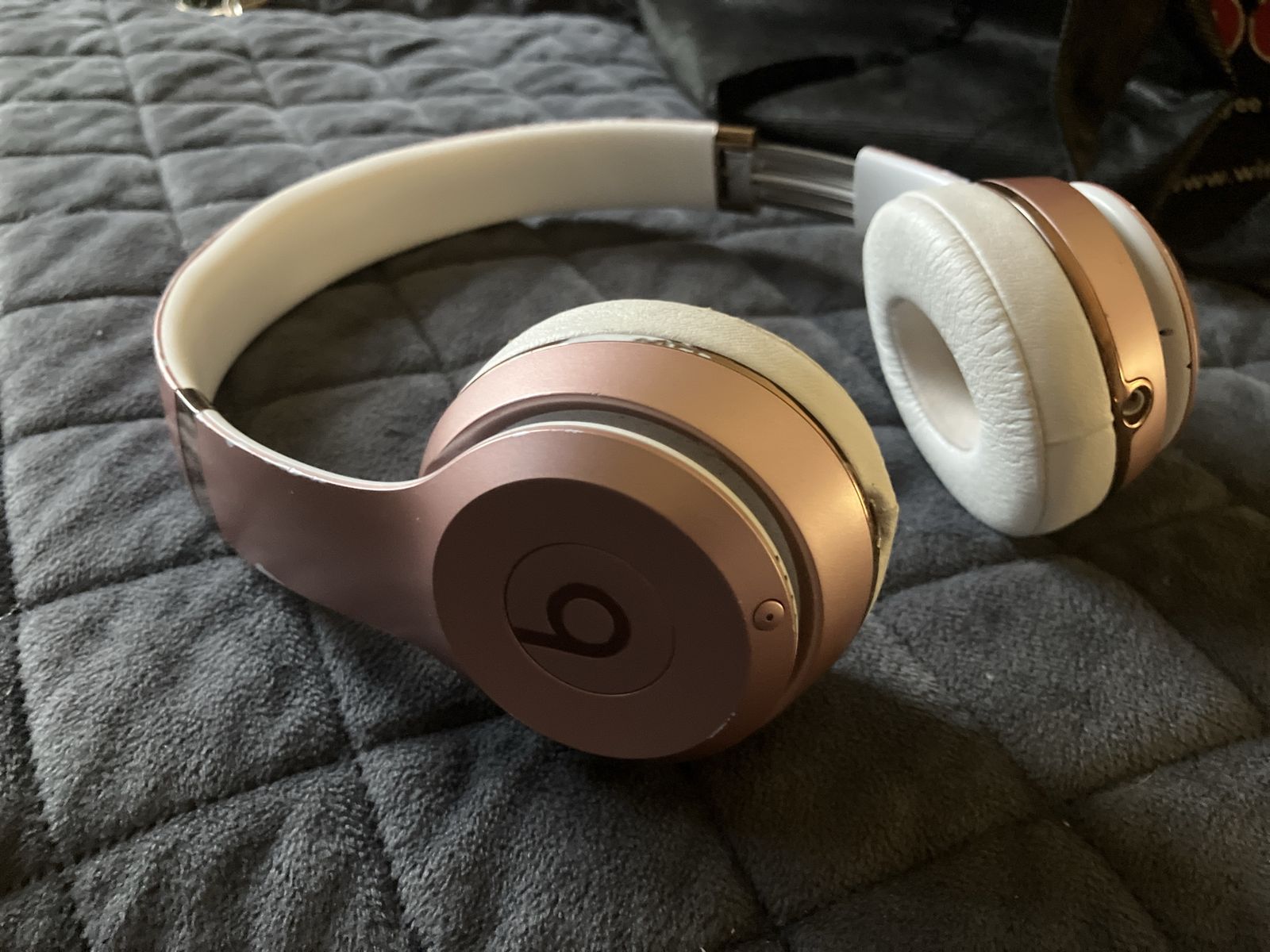 Beats by Dre On-Ear Headphones Rose Gold White Used