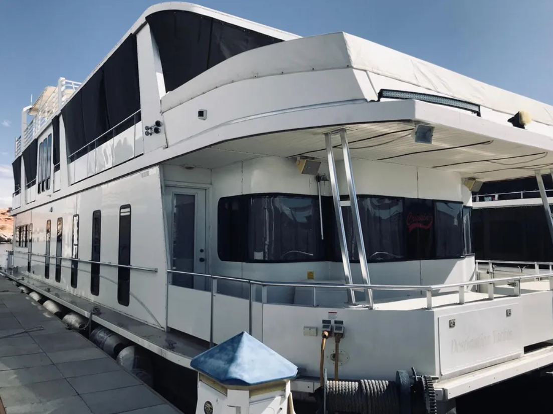 Antelope Point Marina Houseboat *Cruisin*