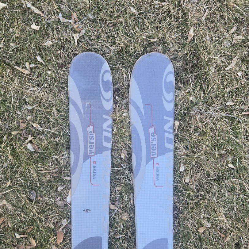 150 cm Salomon Verse 5 Downhill Skis Bindings