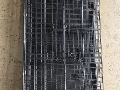 Large Black Wire Dog Crate with Removable Tray - Excellent Condition Pet Kennel