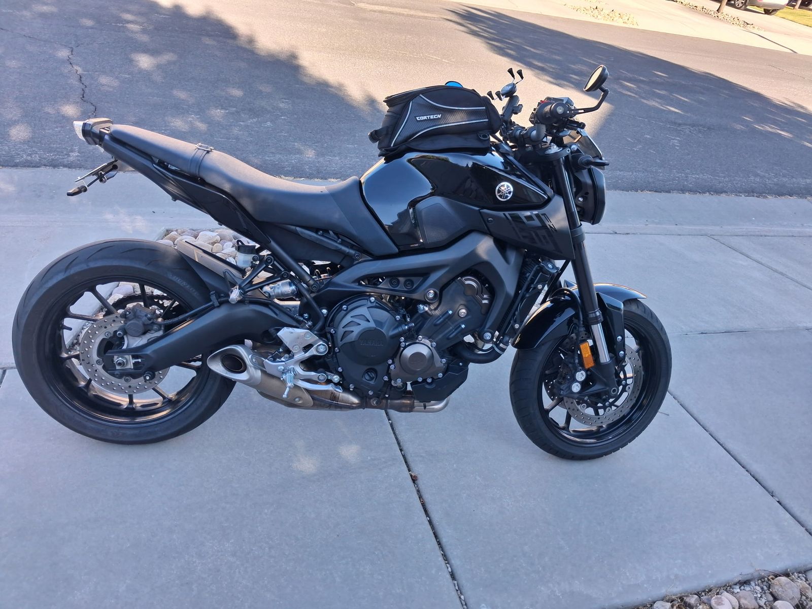 2016 Yamaha FZ-09 Black Road Bike