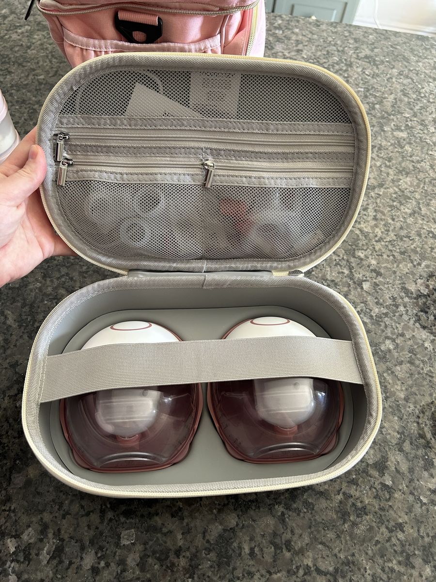 Momcozy wearable breast pump M6