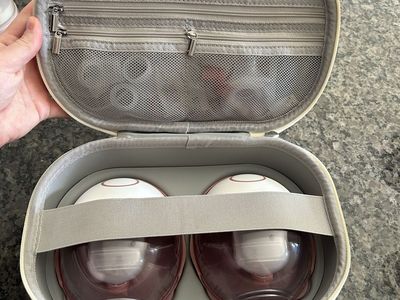 Momcozy wearable breast pump M6