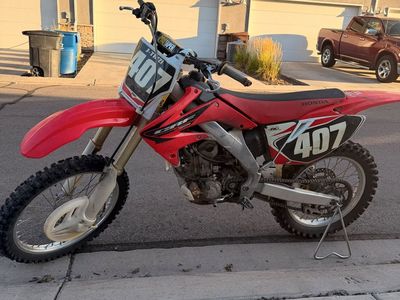 Honda CRF 250R Dirt Bike