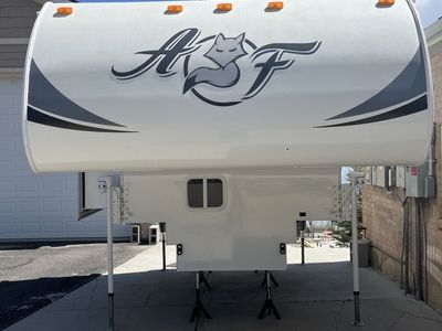 2017 Arctic Fox 811 Truck Camper