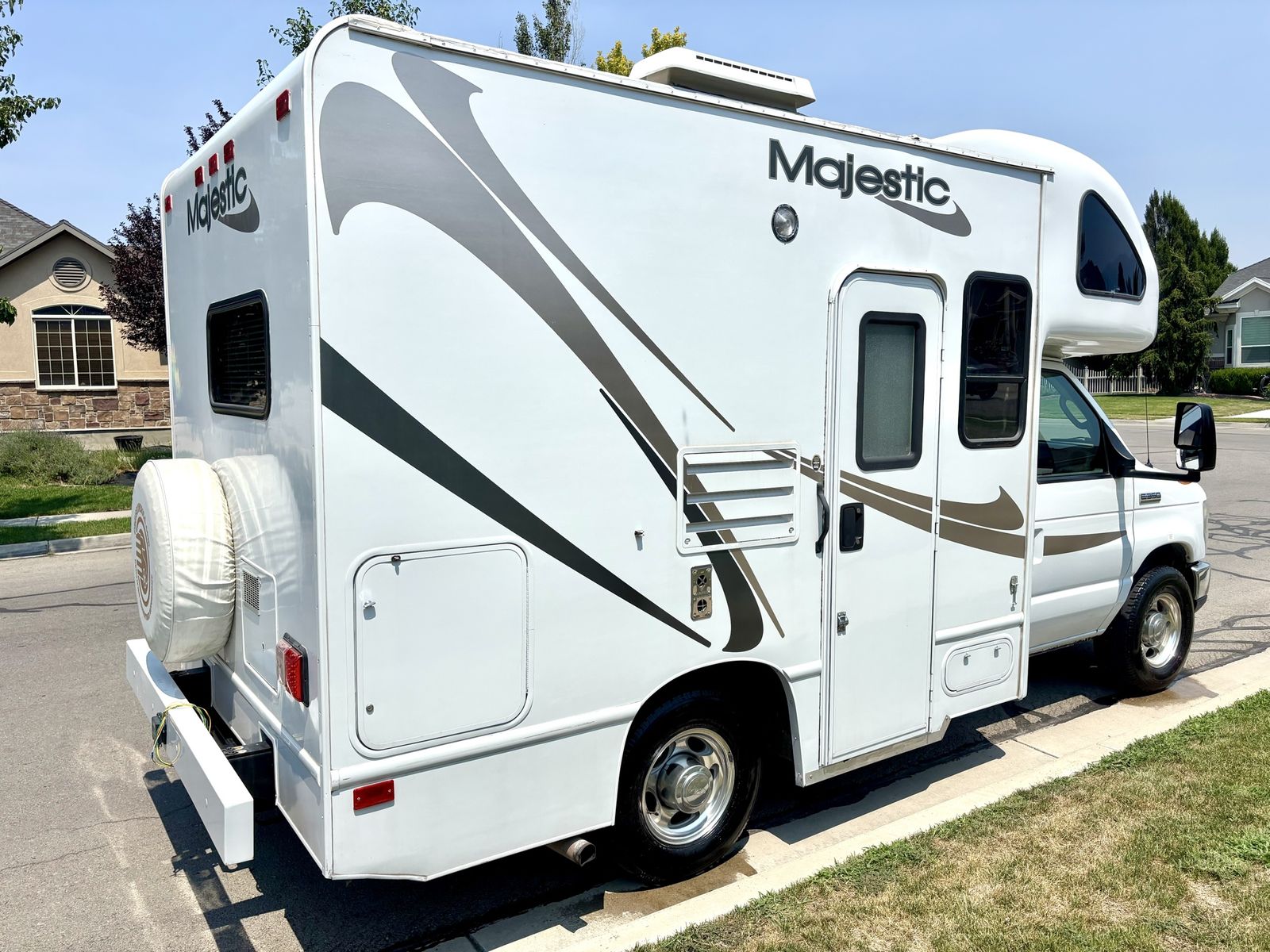 Main image 6