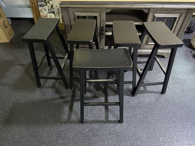 5 black bar stools 29” high