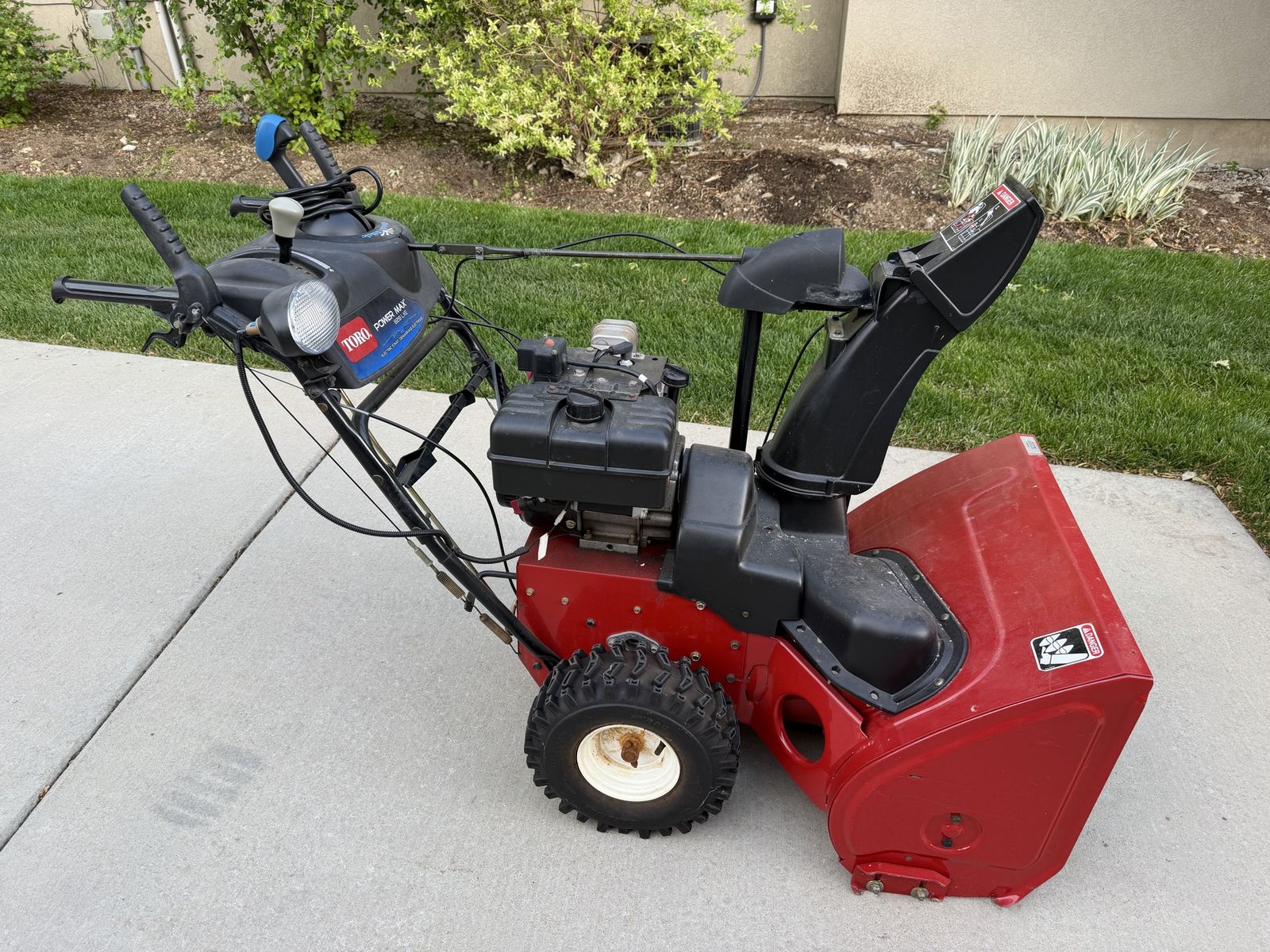 Toro PowerMax 828 LXE Snow Blower
