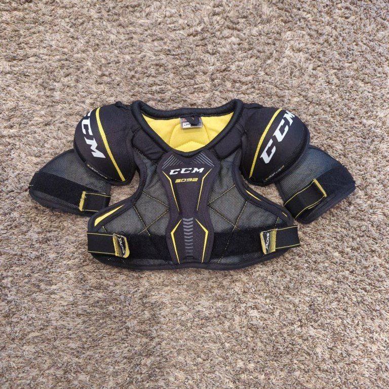 CCM Tacks 3092 Ice Hockey Shoulder Pads - Junior-small