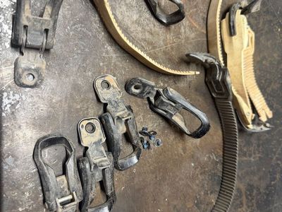 Dirt bike boot buckles