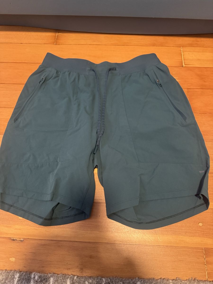 Lululemon men’s License to Train Linerless Short 7" Medium