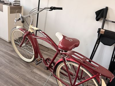 Schwinn Point Beach Cruiser Bike