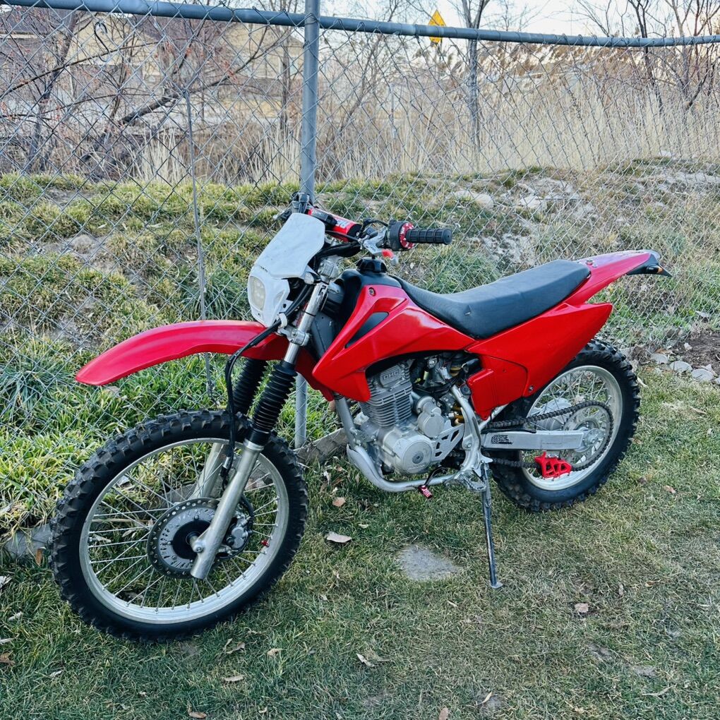 Honda CRF230F Dirtbike