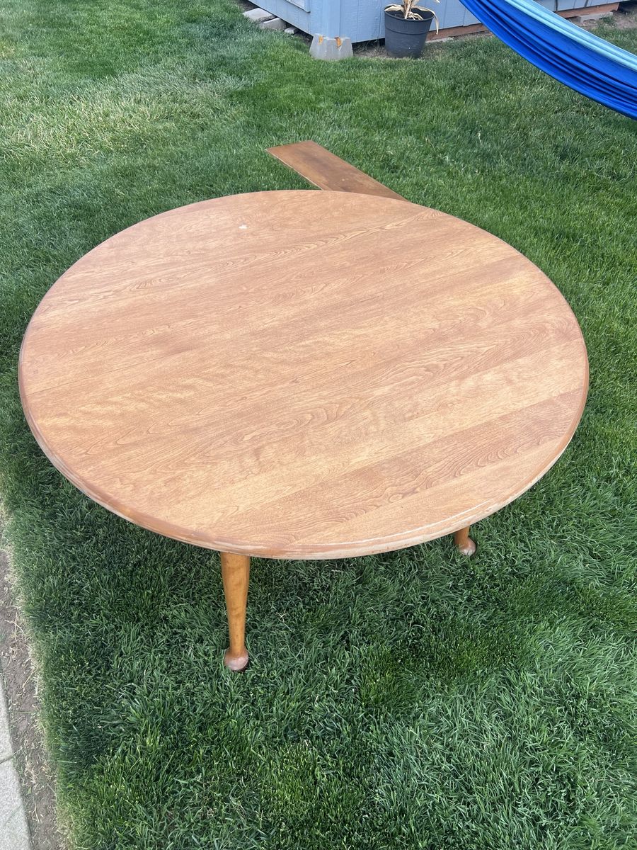 Salem house oak table