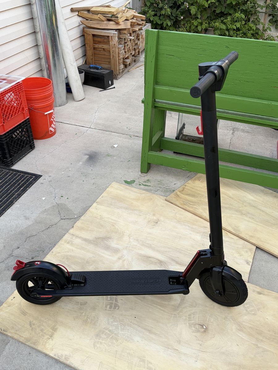 GoTrax XR Pro Electric Ride-On Folding Scooter, Black - Great Condition