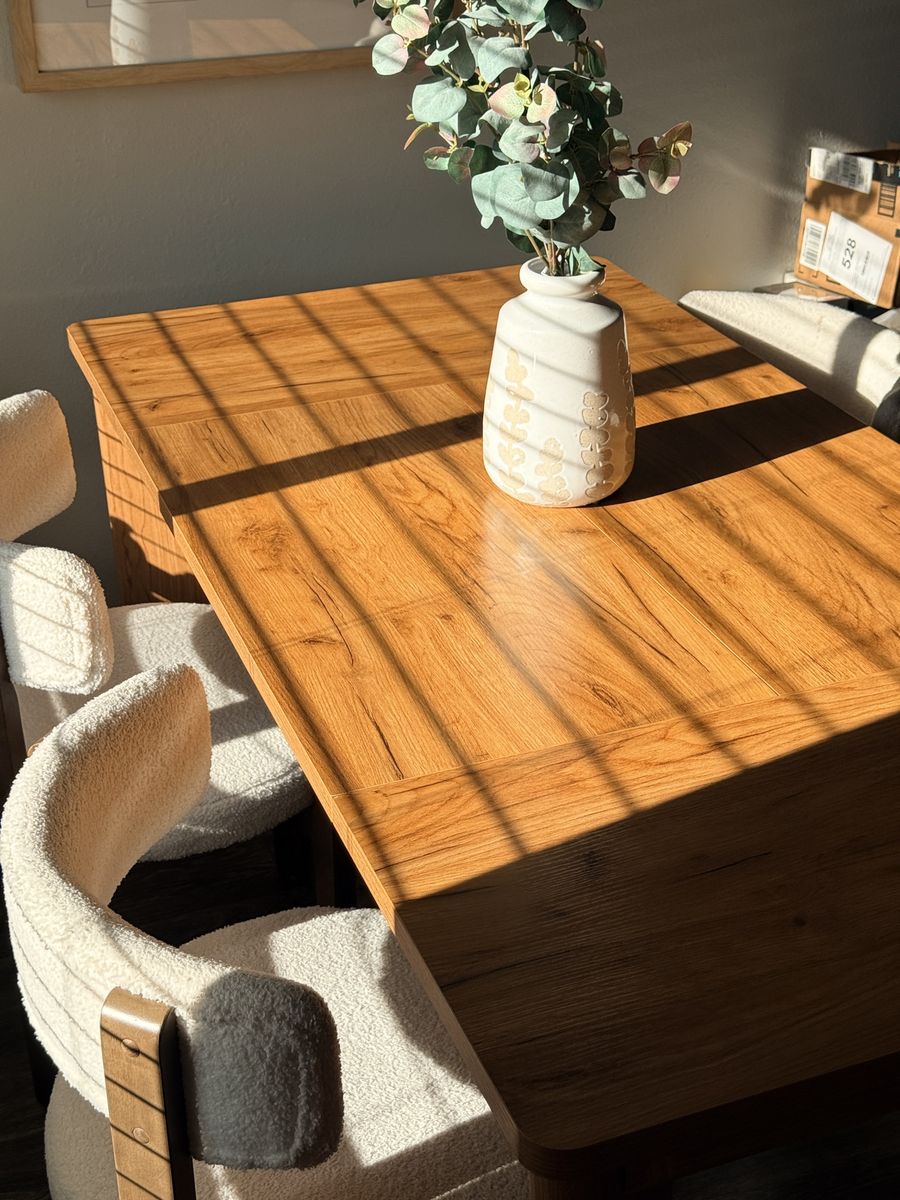 Dining set with 4 bouclé chairs